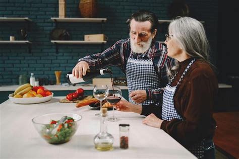 Citas con Mujeres Mayores: Encuentros en SeniorMatch